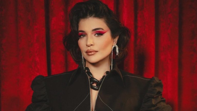 Bebek yolda… Gonca Vuslateri ilk tekmeyi yedi: Gözyaşlarına boğuldu