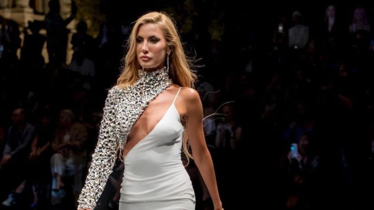 Çağla Şıkel’e takipçilerinden soru: Neden yaşlanmıyorsun sen?