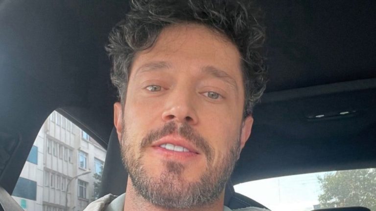 Murat Boz’dan kas şov! Kadın hayranları yorum yağdırdı Murat Boz’dan kas şov! Kadın hayranları yorum yağdırdı