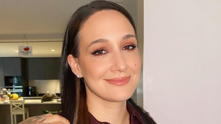 Oyuncu Gupse Özay lohusa günlerini anlattı: “Perişan oldum” Oyuncu Gupse Özay lohusa günlerini anlattı: “Perişan oldum”