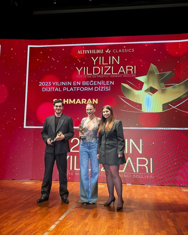 Sahneye çıkınca avazı çıktığı kadar bağırdı! ‘Yine ben’ Sahneye çıkınca avazı çıktığı kadar bağırdı! ‘Yine ben’