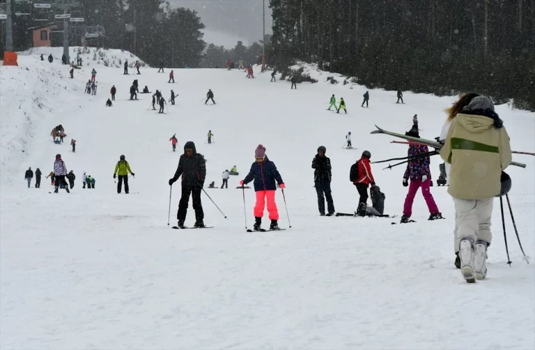 Sarıkamış Kayak Merkezi’nde Sömestir Yoğunluğu Sarıkamış Kayak Merkezi’nde Sömestir Yoğunluğu