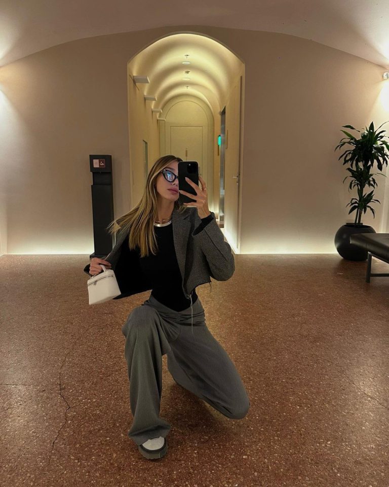 Şevval Şahin’in çömelme pozu sosyal medyayı salladı!