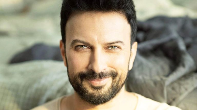 Tarkan’ın yeni aile pozuna beğeni yağdı Tarkan’ın yeni aile pozuna beğeni yağdı