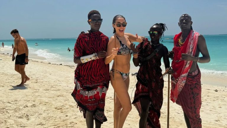 Yemekteyiz sunucusu Zuhal Topal’ın Afrika tatili! Maasai dansı etmeye çalıştı