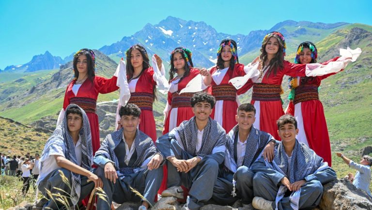 Çukurca ev sahipliği yaptığı festivalle şenlendi Çukurca ev sahipliği yaptığı festivalle şenlendi