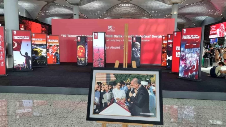 İstanbul Havalimanı’nda 15 Temmuz temalı fotoğraf sergisi açıldı