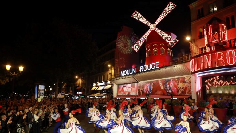 Moulin Rouge gösterisinin açılışı yapıldı Moulin Rouge gösterisinin açılışı yapıldı