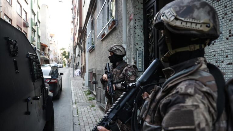 Ankara ve Diyarbakır’da zehir tacirlerine operasyon: 104 gözaltı