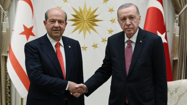 Cumhurbaşkanı Erdoğan, KKTC Cumhurbaşkanı Tatar ile görüştü Cumhurbaşkanı Erdoğan, KKTC Cumhurbaşkanı Tatar ile görüştü