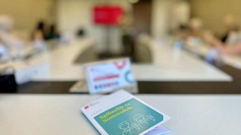 TRT Akademi’de spikerlik ve sunuculuk eğitimleri sürüyor