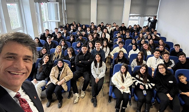 Başkan Kocaman Gençlerle Buluştu: Geleceği Birlikte Planlıyoruz Başkan Kocaman Gençlerle Buluştu: Geleceği Birlikte Planlıyoruz