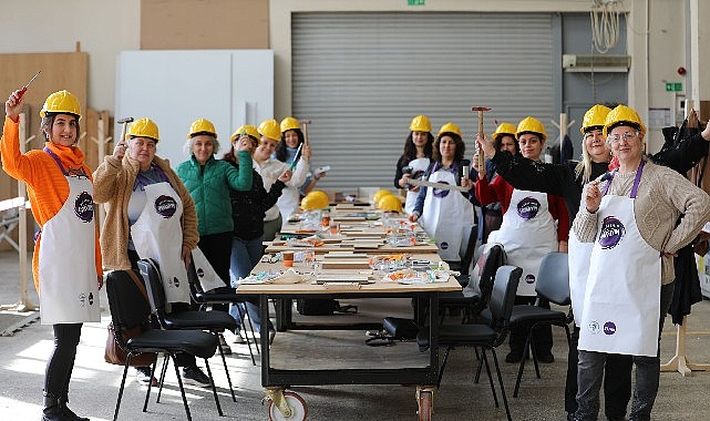 Muğla Büyükşehir’den Bir İlk: Muğla’da Toplumsal Cinsiyet Rolleri Yıkılıyor Muğla Büyükşehir’den Bir İlk: Muğla’da Toplumsal Cinsiyet Rolleri Yıkılıyor