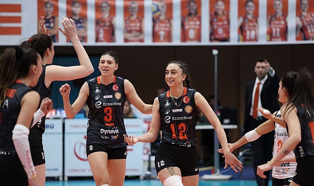 Eczacıbaşı Dynavit, AXA Sigorta Kupa Voley’de adını dörtlü finale yazdırdı Eczacıbaşı Dynavit, AXA Sigorta Kupa Voley’de adını dörtlü finale yazdırdı
