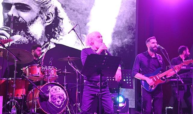 Efsanelerin Eserleriyle Manisa’da Unutulmaz Gece Efsanelerin Eserleriyle Manisa’da Unutulmaz Gece