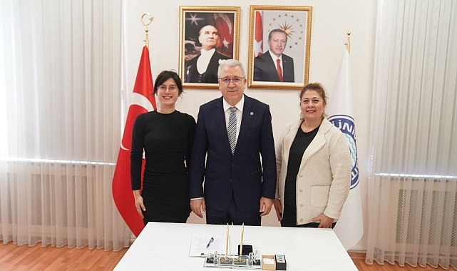 Egeli akademisyenden “Mekanik Ventilasyon” uygulamasına bağlı akciğer hasarının önlenmesine yönelik proje Egeli akademisyenden “Mekanik Ventilasyon” uygulamasına bağlı akciğer hasarının önlenmesine yönelik proje