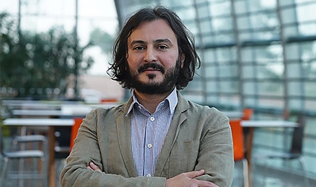 “Gençler, yalnızlık ve aidiyet eksikliği gibi duygularla mücadele ediyor” “Gençler, yalnızlık ve aidiyet eksikliği gibi duygularla mücadele ediyor”