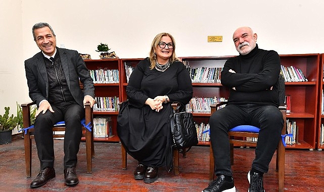 İzmir’in kitap kurtlarına Ercan Kesal’lı sürpriz İzmir’in kitap kurtlarına Ercan Kesal’lı sürpriz