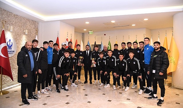 Kahramankazan Belediyespor’dan Çifte Şampiyonluk Kahramankazan Belediyespor’dan Çifte Şampiyonluk