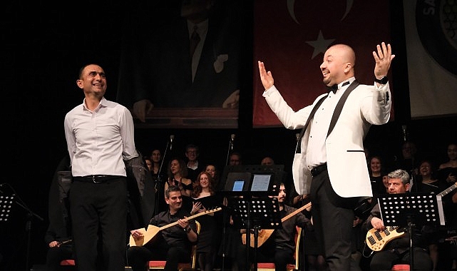 Salihli’de Unutulmaz Konser Salihli’de Unutulmaz Konser