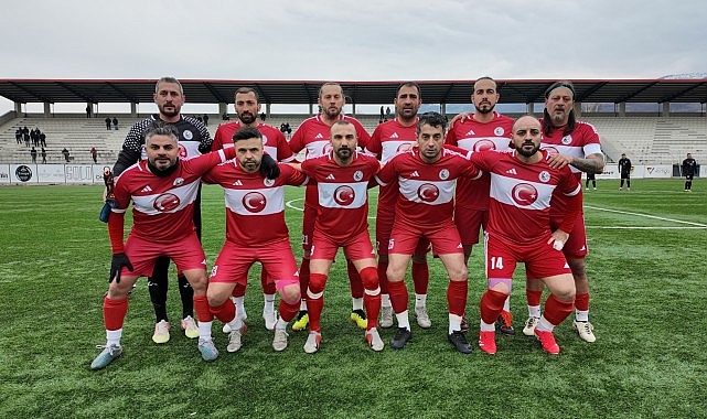 TMVFL Milli Karma Kosova’nın Bağımsızlık Gününü Prizren’de Kutladı TMVFL Milli Karma Kosova’nın Bağımsızlık Gününü Prizren’de Kutladı