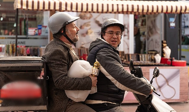 Tolga Çevik ve İbrahim Büyükak’ın Başrollerini Paylaştığı Disney+’ın Yeni Komedi Filmi ‘Kalender Pide’nin Çekimlerinden Kareler Yayınlandı Tolga Çevik ve İbrahim Büyükak’ın Başrollerini Paylaştığı Disney+’ın Yeni Komedi Filmi ‘Kalender Pide’nin Çekimlerinden Kareler Yayınlandı