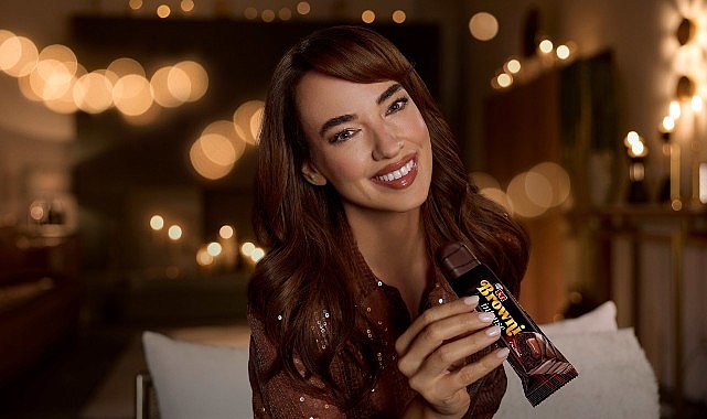 Ünlü Oyuncu Seda Bakan, Eti Brownie Intense’in Yeni Reklam Yüzü Oldu Ünlü Oyuncu Seda Bakan, Eti Brownie Intense’in Yeni Reklam Yüzü Oldu