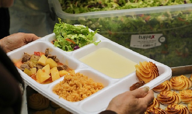 Burhaniye’de ramazan paylaştıkça güzel Burhaniye’de ramazan paylaştıkça güzel