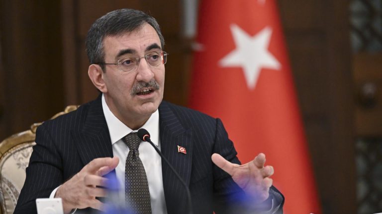 Cevdet Yılmaz: Kamu düzenini bozanlar gençlerimizin geleceği ile oynamaktadır Cevdet Yılmaz: Kamu düzenini bozanlar gençlerimizin geleceği ile oynamaktadır