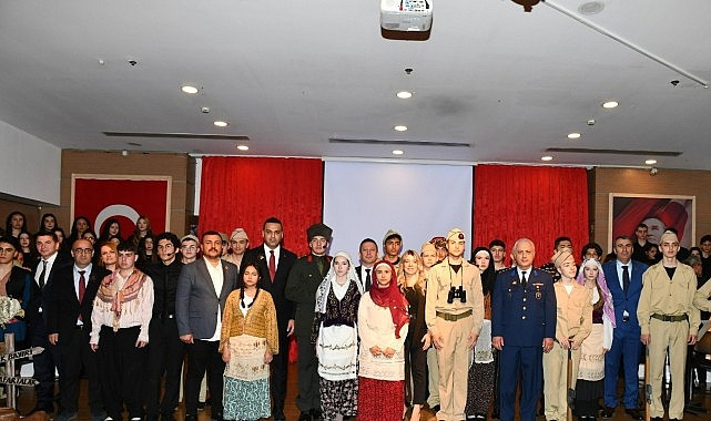 Çiğli Belediyesi’nden Çanakkale’ye Saygı Duruşu Çiğli Belediyesi’nden Çanakkale’ye Saygı Duruşu