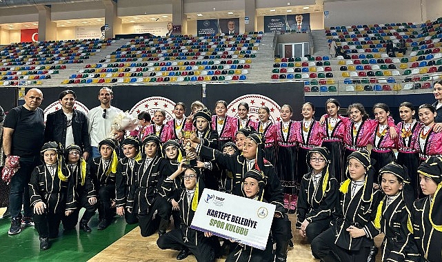 Kartepe halk oyunları topluluğu birinci oldu Kartepe halk oyunları topluluğu birinci oldu