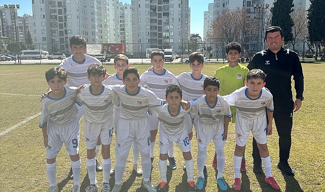 Kemerli gençler bir puanı 3 golle aldı Kemerli gençler bir puanı 3 golle aldı