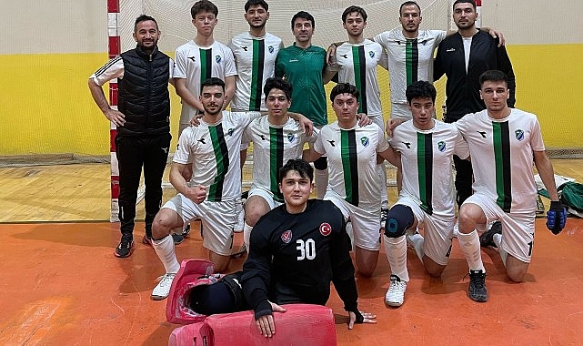 Kupayı başkan kocaman’a getirdiler Kupayı başkan kocaman’a getirdiler