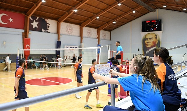 Osmangazi Belediyespor 2.Lig yolunda Osmangazi Belediyespor 2.Lig yolunda