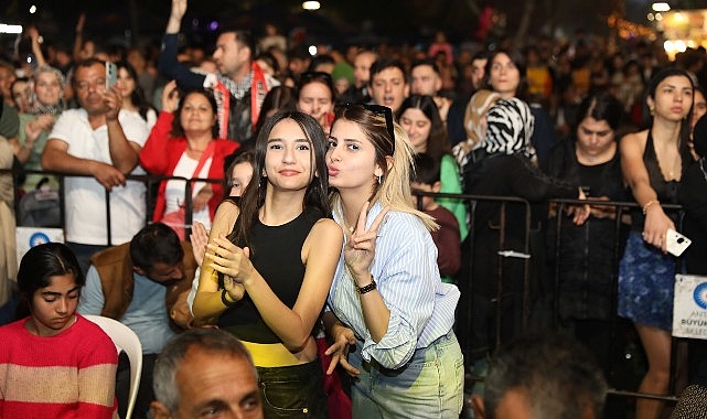 Ramazan şenliklerinde Mahmut Tuncer esintisi Ramazan şenliklerinde Mahmut Tuncer esintisi