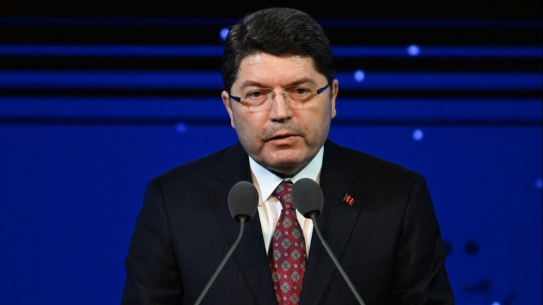 Adalet Bakanı Tunç’tan Özgür Özel’e tepki Adalet Bakanı Tunç’tan Özgür Özel’e tepki