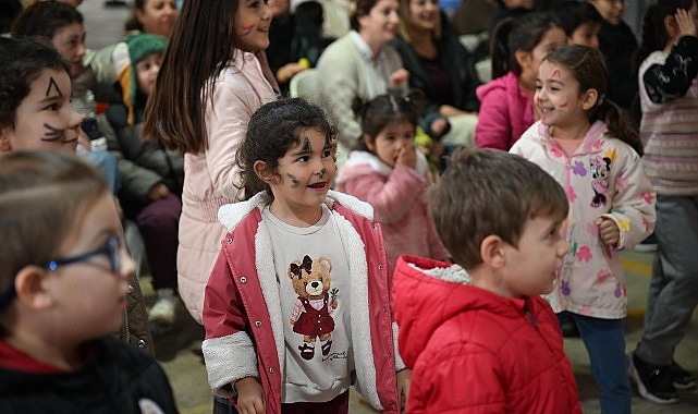 Başkan Çerçioğlu Söke’de Çocukları Yarıyıl Karne Şenliği ile Buluşturdu Başkan Çerçioğlu Söke’de Çocukları Yarıyıl Karne Şenliği ile Buluşturdu