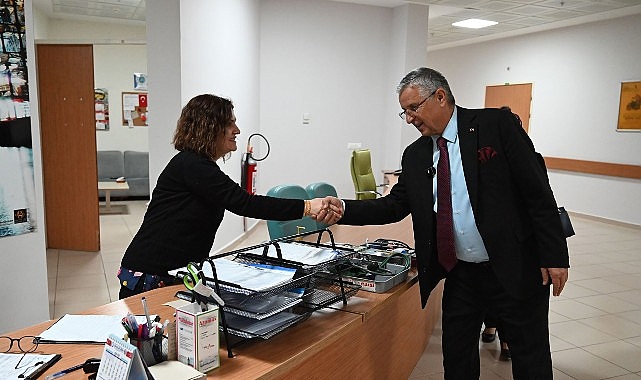 Başkan Topaloğlu’ndan yeni yıl akşamı hastane ziyaret Başkan Topaloğlu’ndan yeni yıl akşamı hastane ziyaret