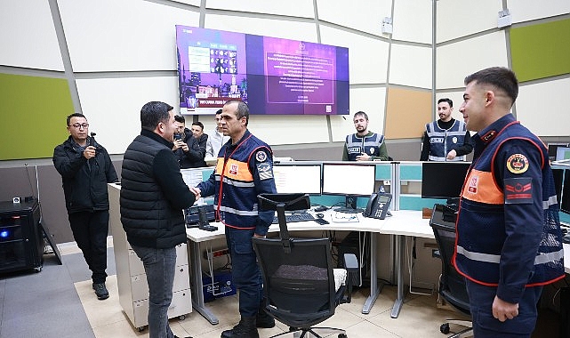 Belediye Başkanı Rasim Arı’nın Yılbaşı Mesaisi Belediye Başkanı Rasim Arı’nın Yılbaşı Mesaisi