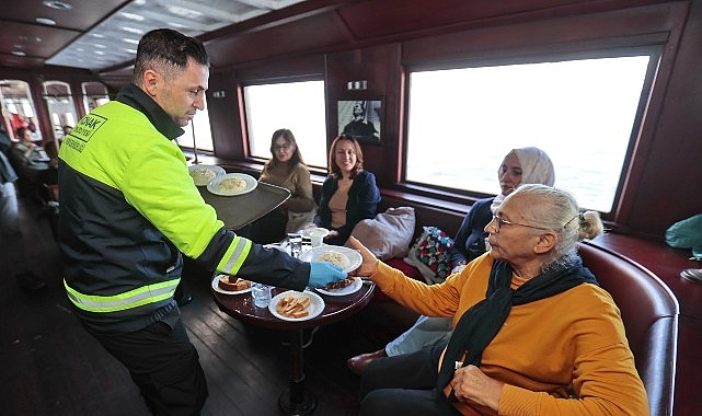 Bergama vapuru Konaklı kadınları konuk etti Bergama vapuru Konaklı kadınları konuk etti