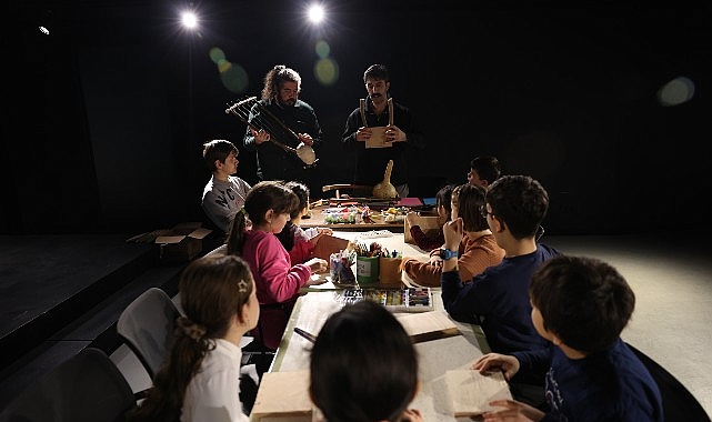 Çocuklar Nilüfer’de hayallerindeki liri tasarladı Çocuklar Nilüfer’de hayallerindeki liri tasarladı