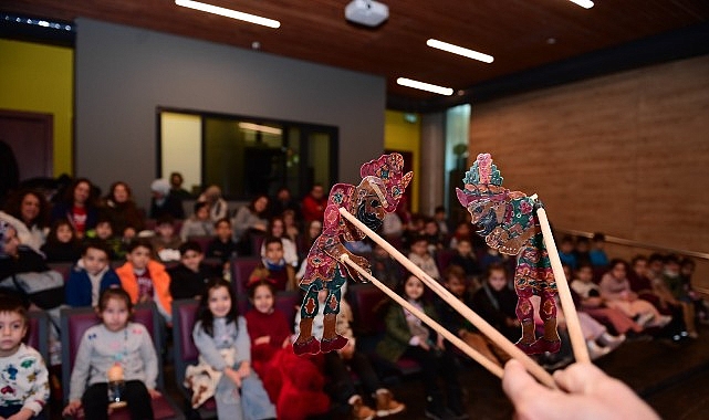Geleneksel Karagöz Oyunu Osmangazi’de Çocuklarla Hayat Buldu Geleneksel Karagöz Oyunu Osmangazi’de Çocuklarla Hayat Buldu