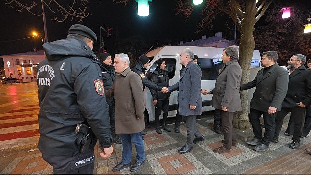 İnegöl Protokolünden Yeni Yıl Ziyatretleri İnegöl Protokolünden Yeni Yıl Ziyatretleri