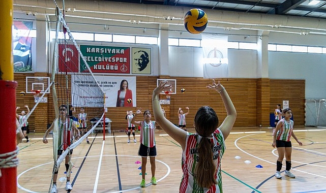 Karşıyaka Belediyesi’nden voleybol turnuvası Karşıyaka Belediyesi’nden voleybol turnuvası