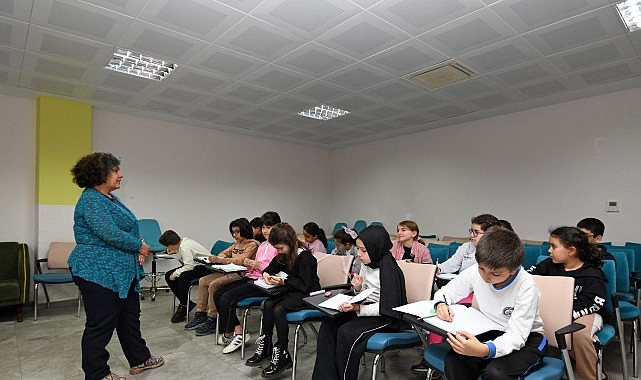 Küçük Yazarlar Kalemlerini Ustalığa Taşıyor Küçük Yazarlar Kalemlerini Ustalığa Taşıyor