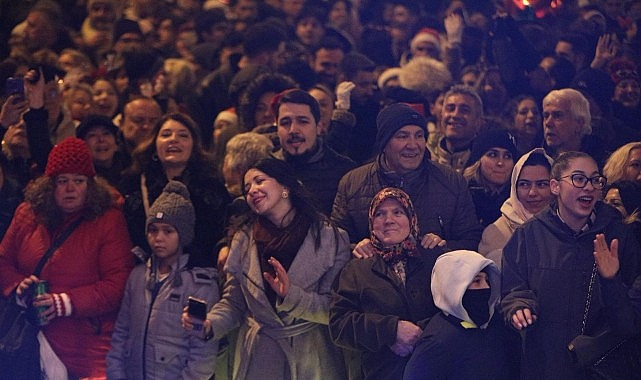 Mudanya’da Son Gece Coşkusu Mudanya’da Son Gece Coşkusu