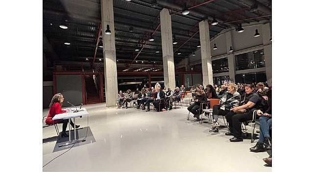 Nilüfer’de distopyada kadın kimliği tartışıldı Nilüfer’de distopyada kadın kimliği tartışıldı