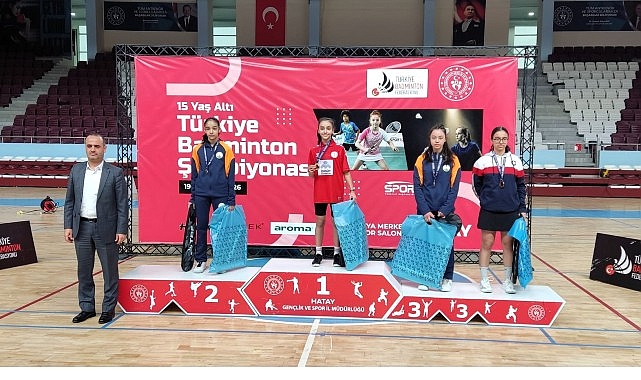 Osmangazili Badmintoncular Türkiye Şampiyonası’nda Parladı Osmangazili Badmintoncular Türkiye Şampiyonası’nda Parladı