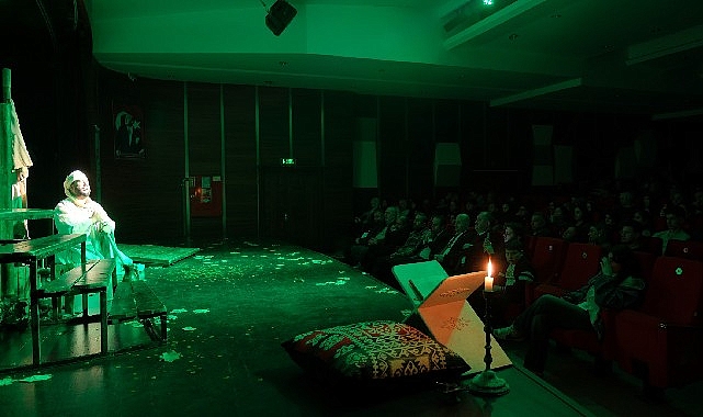 Şehir Tiyatroları’na İnegöl’de alkış yağmuru Şehir Tiyatroları’na İnegöl’de alkış yağmuru