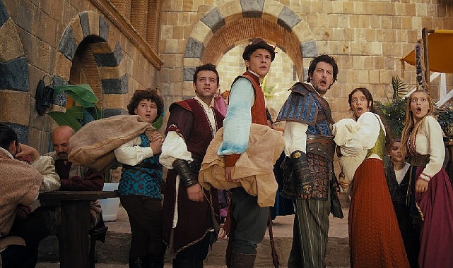 Kardeş Takımı 3 filmine ikinci haftasında da yoğun ilgi devam ediyor Kardeş Takımı 3 filmine ikinci haftasında da yoğun ilgi devam ediyor